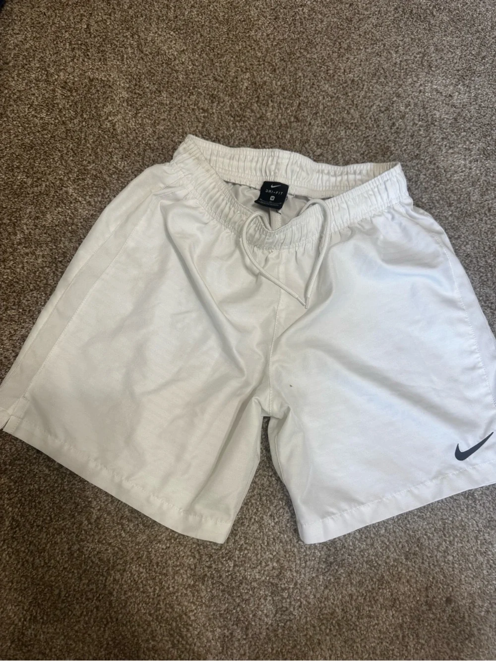 Nike Dri-FIT White Athletic Shorts Women’s Medium Drawstring Active Tennis Golf